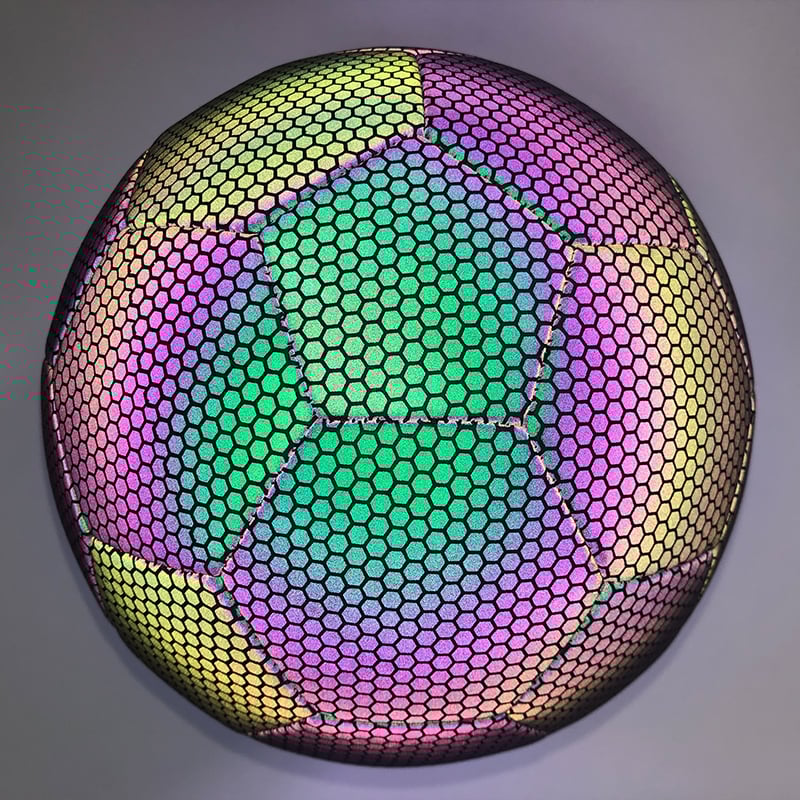 Ballon de football qui brille dans le noir